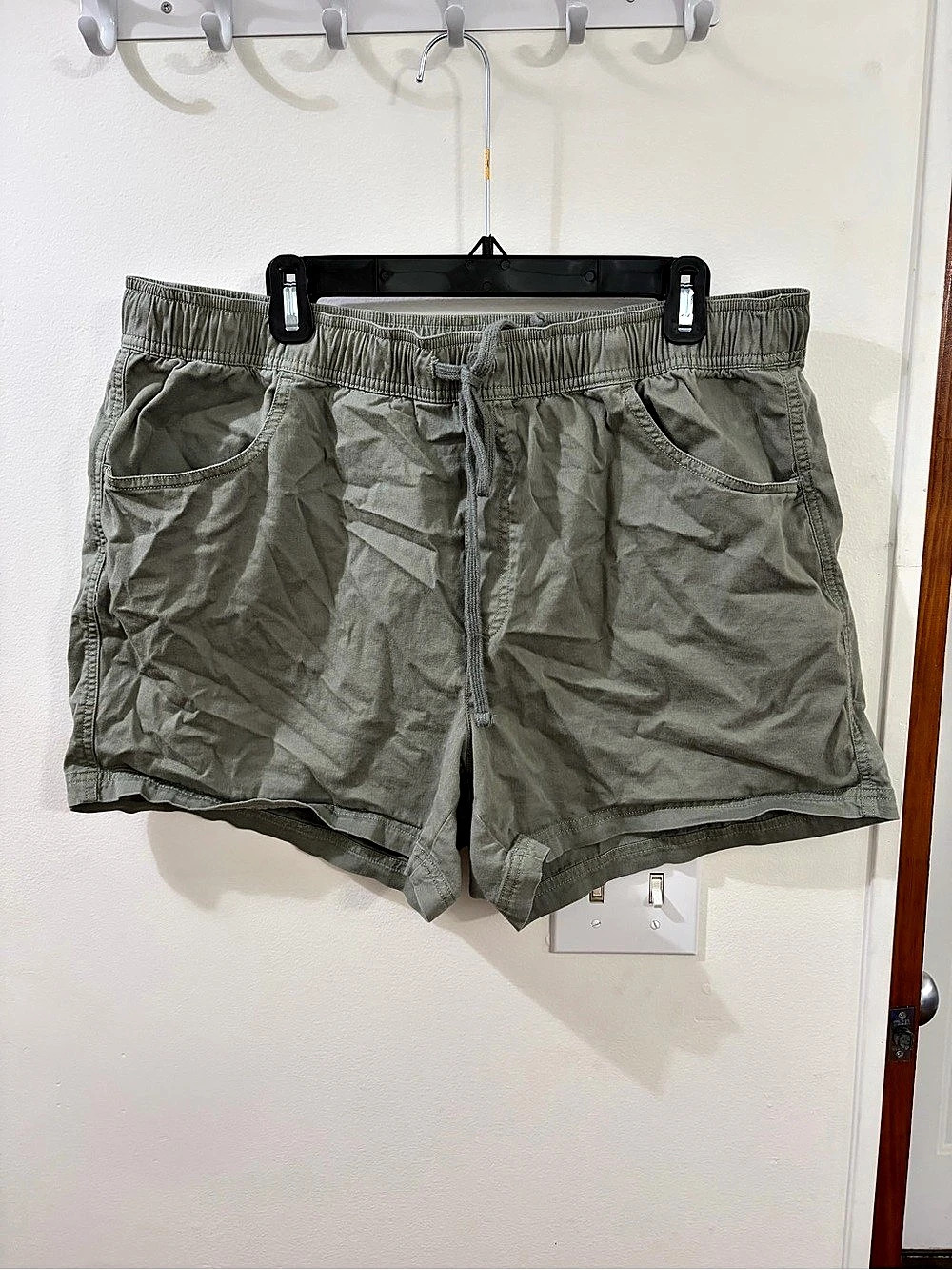 Eddie Bauer Women’s Cotton Shorts in Green Size XL